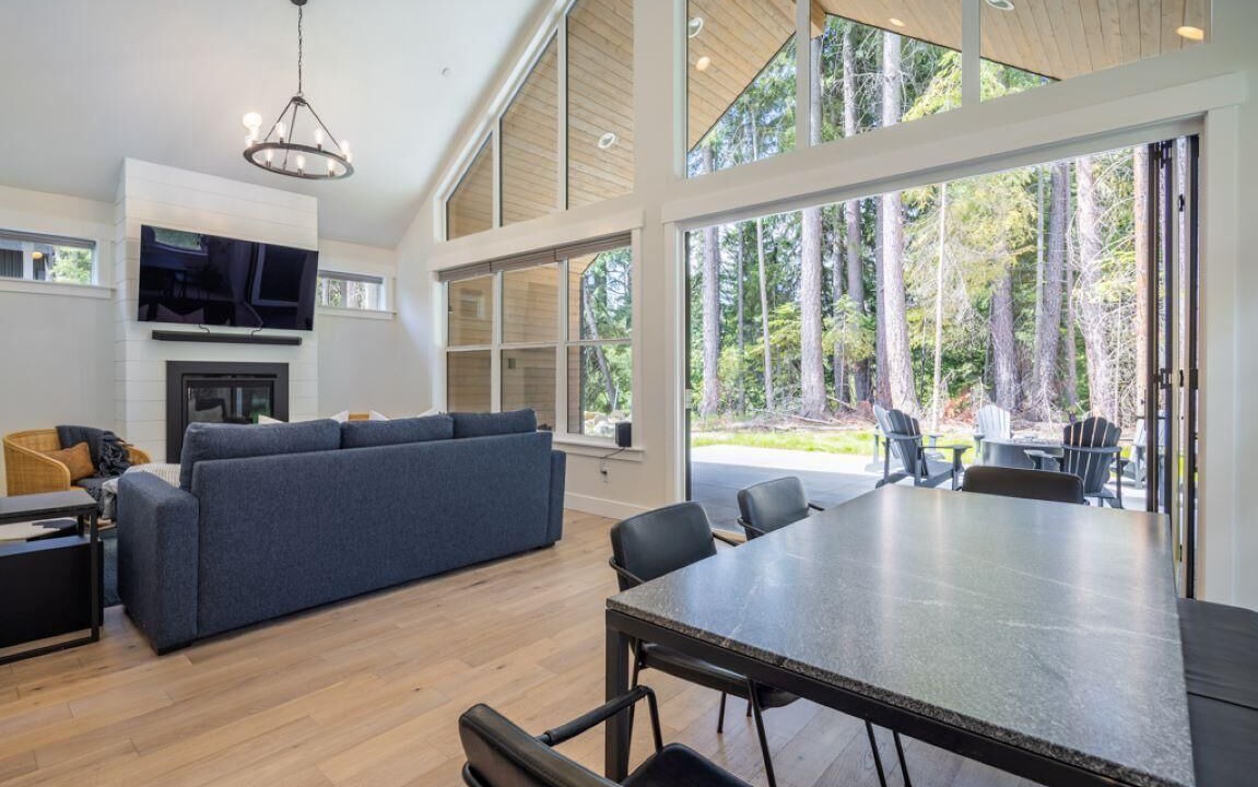 Photo of Others in Roslyn