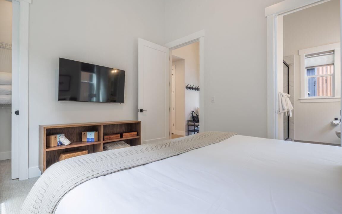 Photo of Others in Roslyn