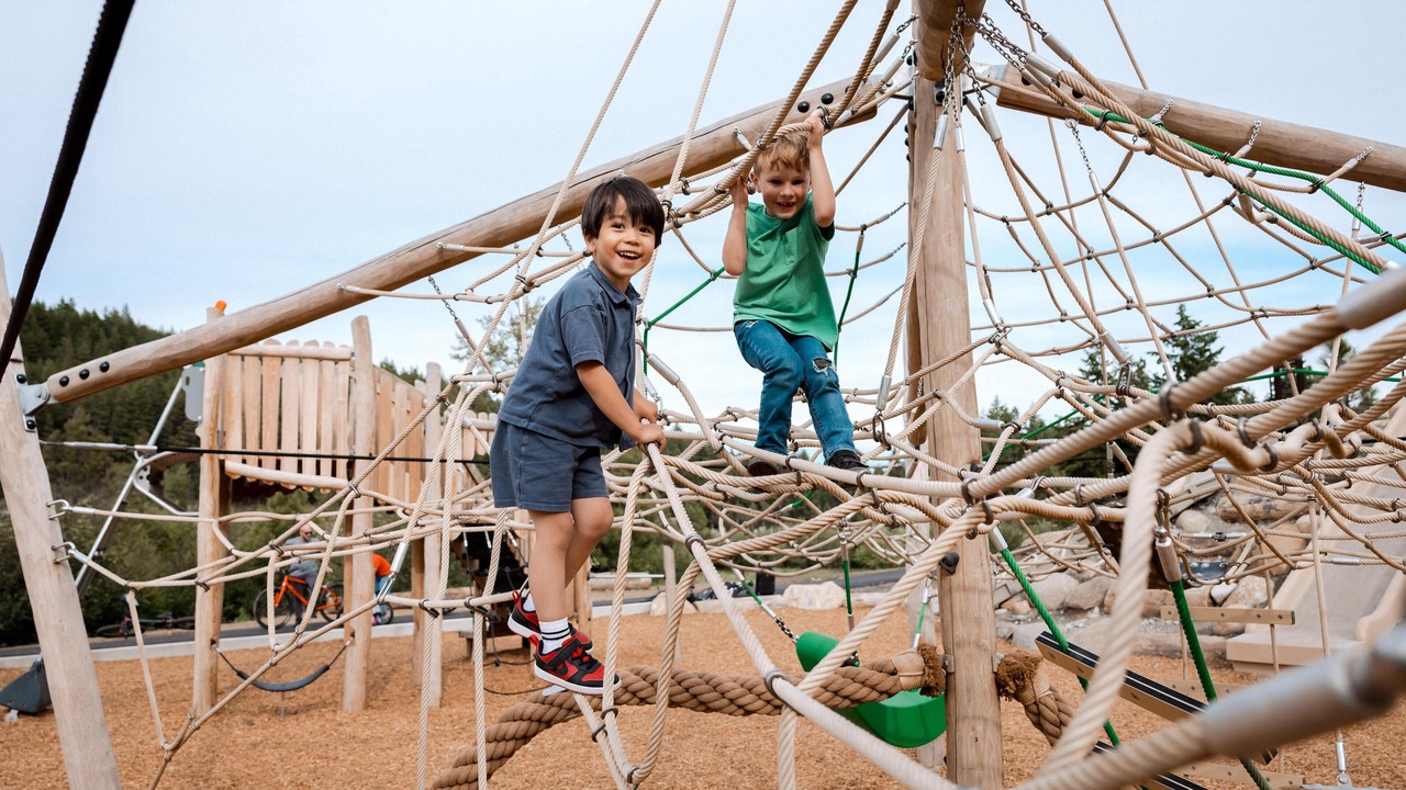 Photo of Others in Roslyn