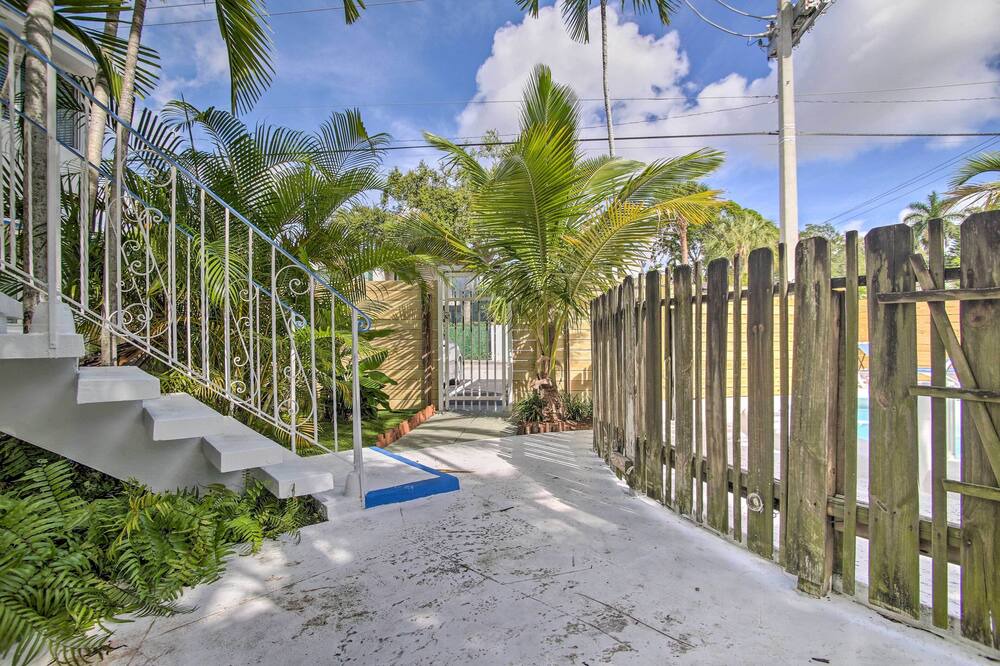 Photo of Outdoor in Colee Hammock