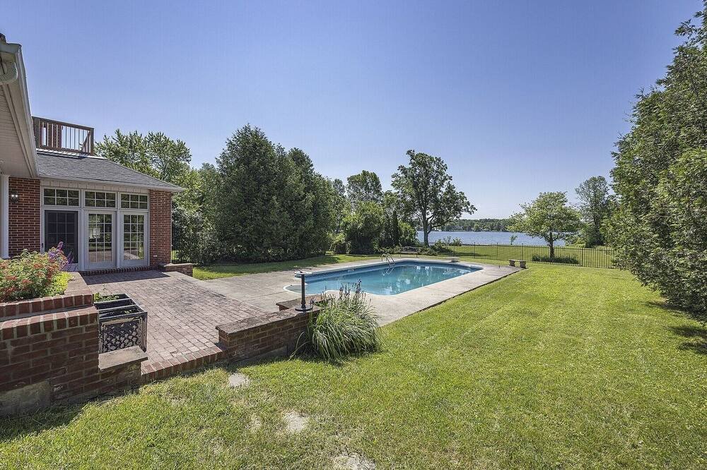 Photo of Outdoor in Kingston
