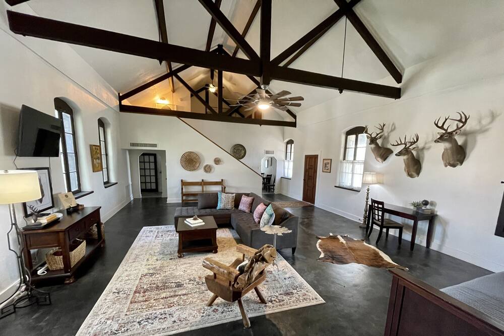 Photo of Bedroom in Brackettville