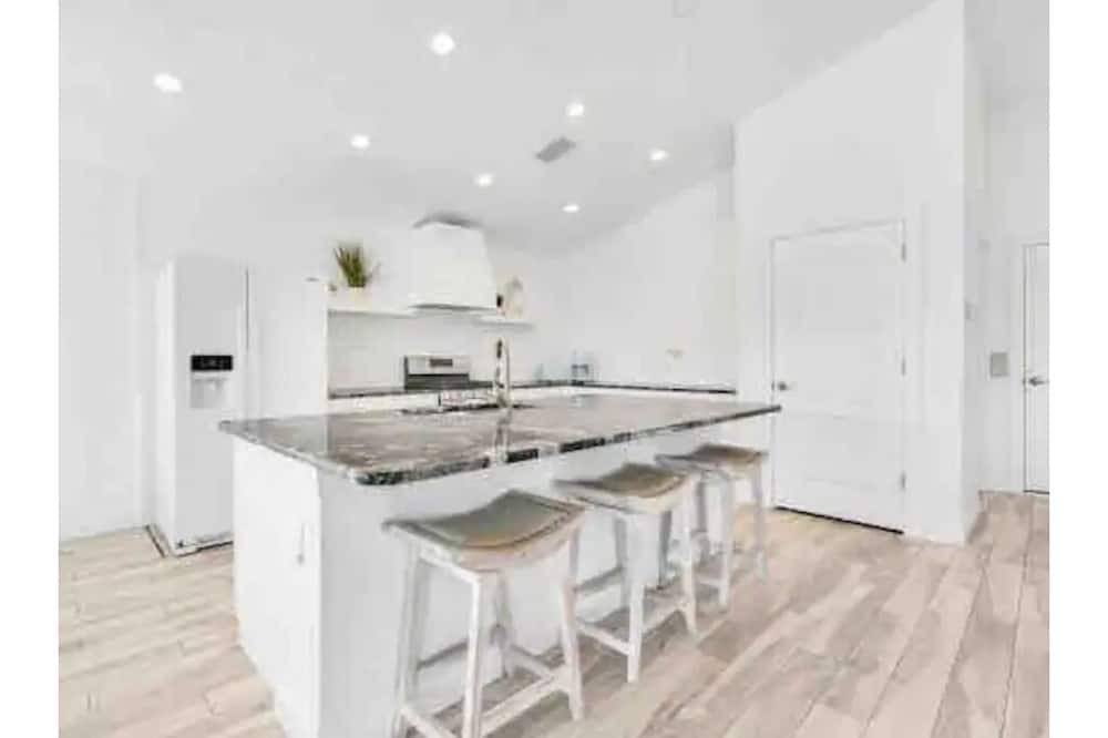 Photo of Kitchen in Point Seaside