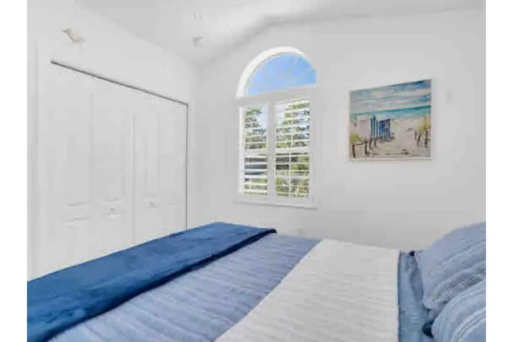 Photo of Bedroom in Point Seaside