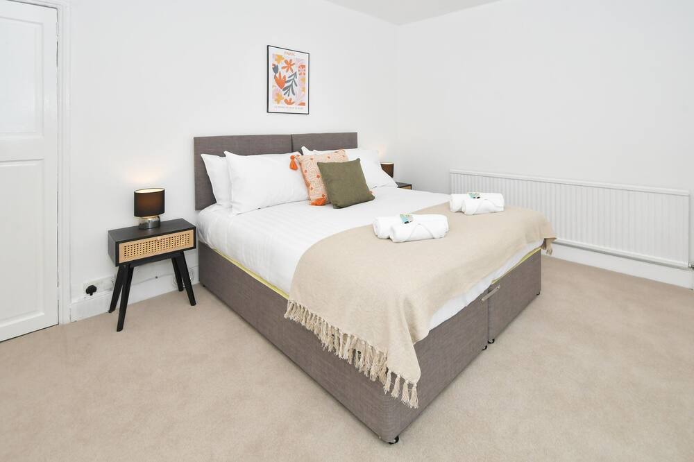 Photo of Bedroom in Newcastle-Under-Lyme