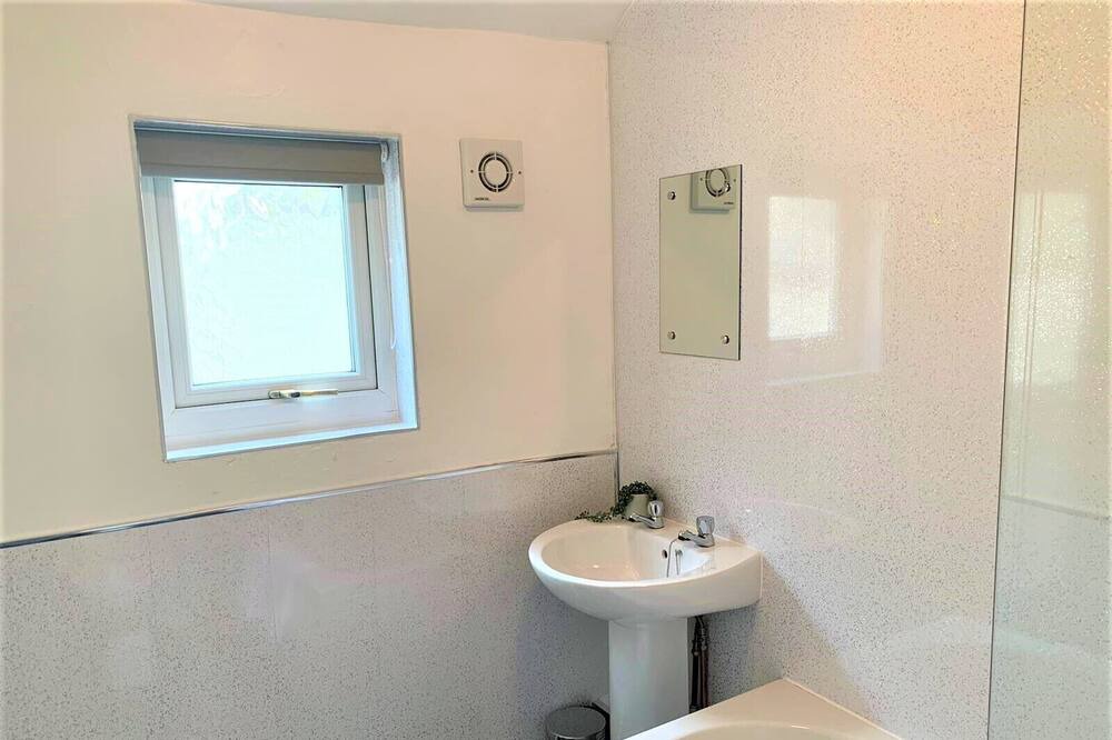 Photo of Bathroom in Newcastle-Under-Lyme
