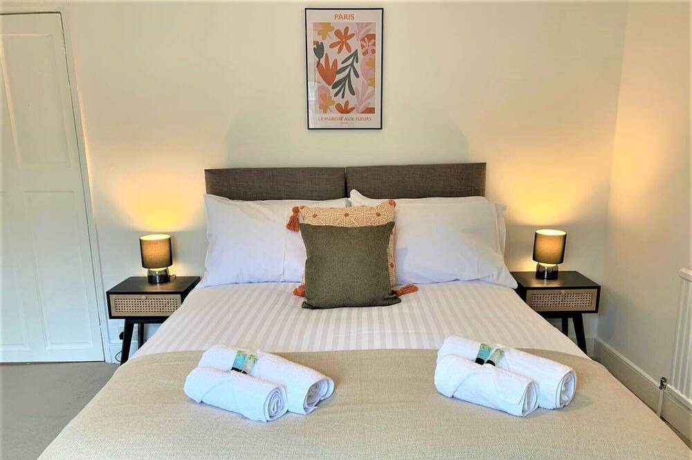 Photo of Bedroom in Newcastle-Under-Lyme