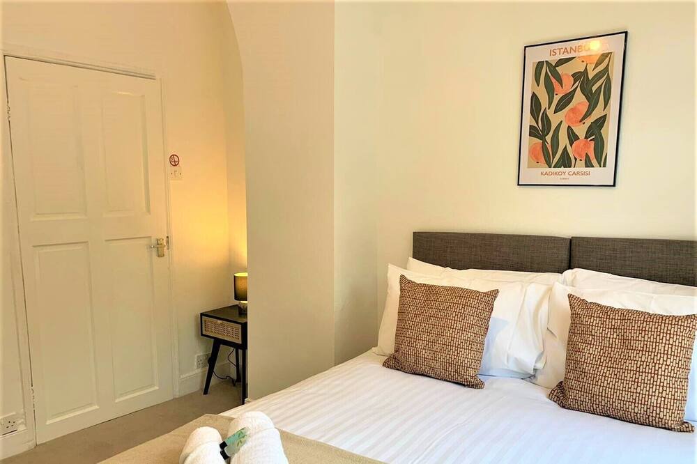 Photo of Bedroom in Newcastle-Under-Lyme