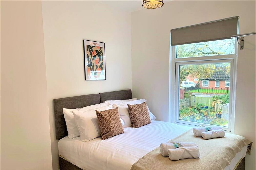Photo of Bedroom in Newcastle-Under-Lyme