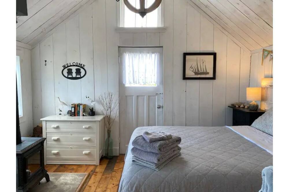 Photo of Bedroom in Hall's Harbour
