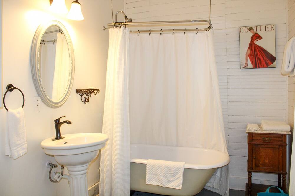 Photo of Bathroom in Salado