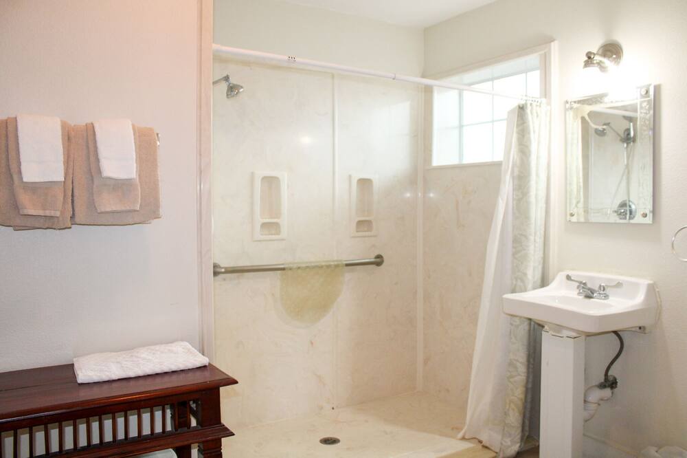 Photo of Bathroom in Salado