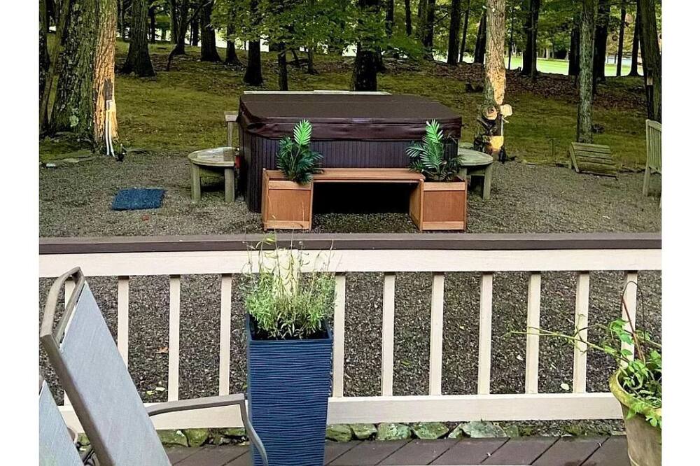 Photo of Outdoor in Greentown