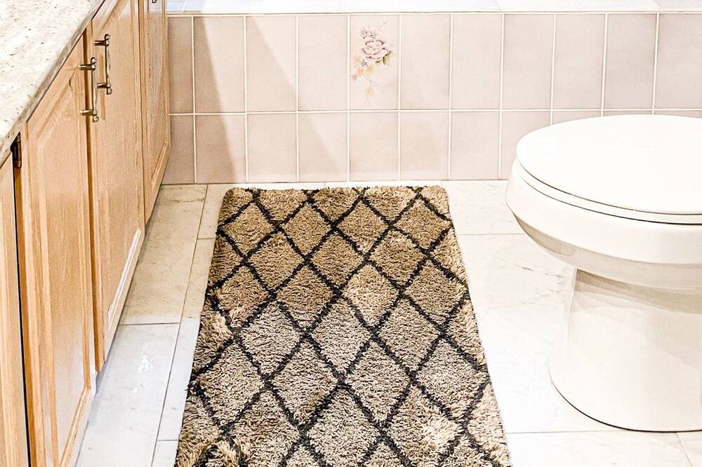 Photo of Bathroom in Greentown