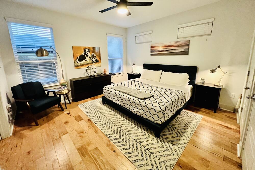 Photo of Bedroom in Montopolis