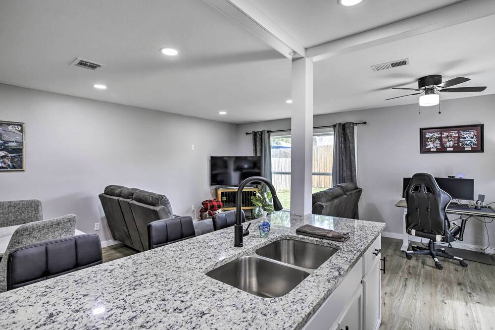 Photo of Kitchen in Garden Oaks