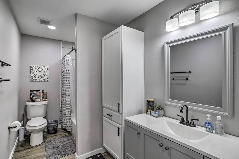 Photo of Bathroom in Garden Oaks