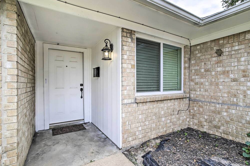 Photo of Outdoor in Garden Oaks