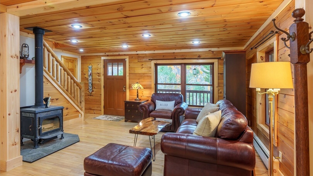 Photo of Livingroom in Upper Jay