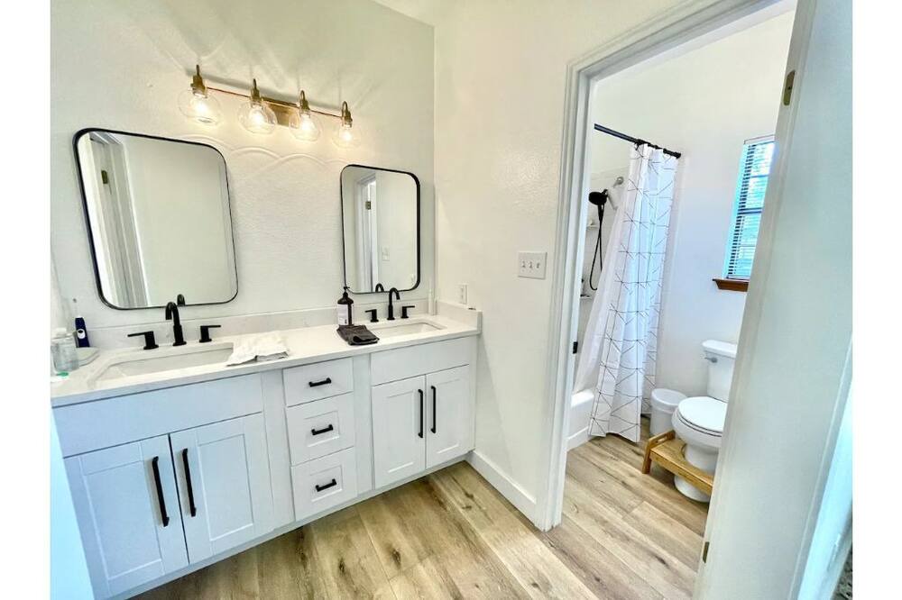 Photo of Bathroom in Cedar Creek