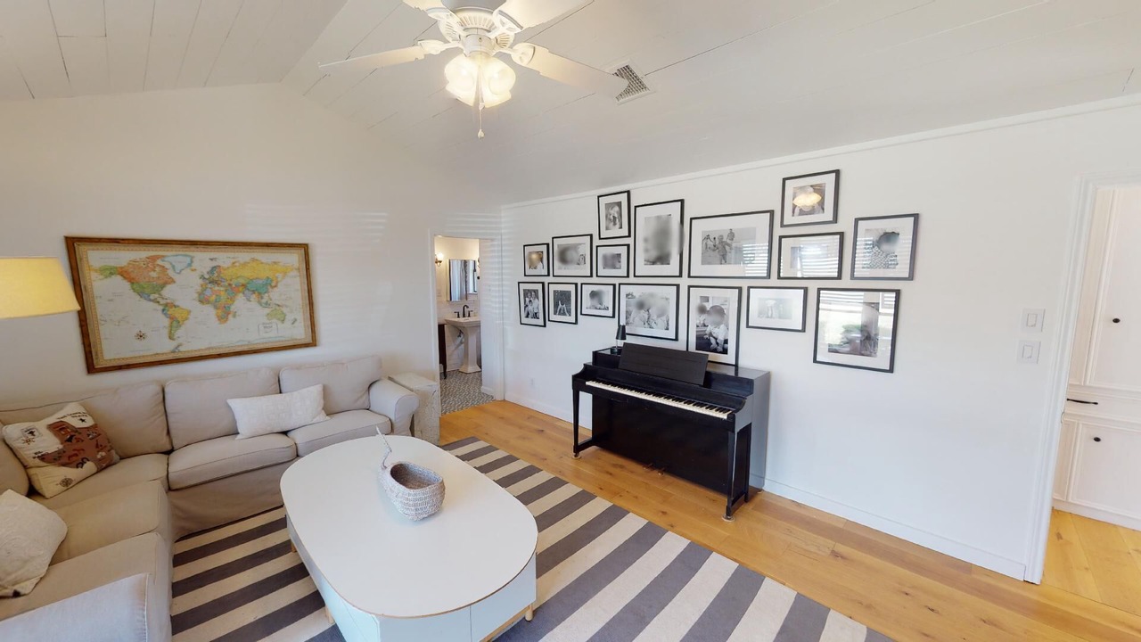 Photo of Livingroom in Lost Creek