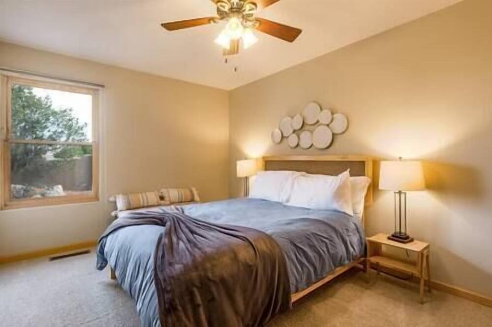 Photo of Bedroom in Sandia Heights South