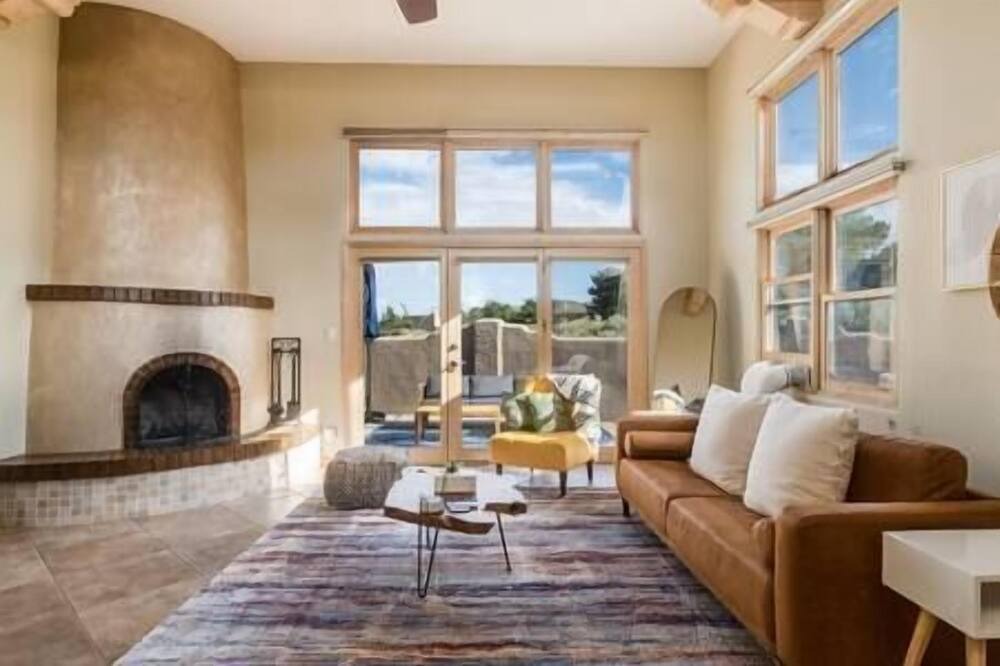 Photo of Livingroom in Sandia Heights South