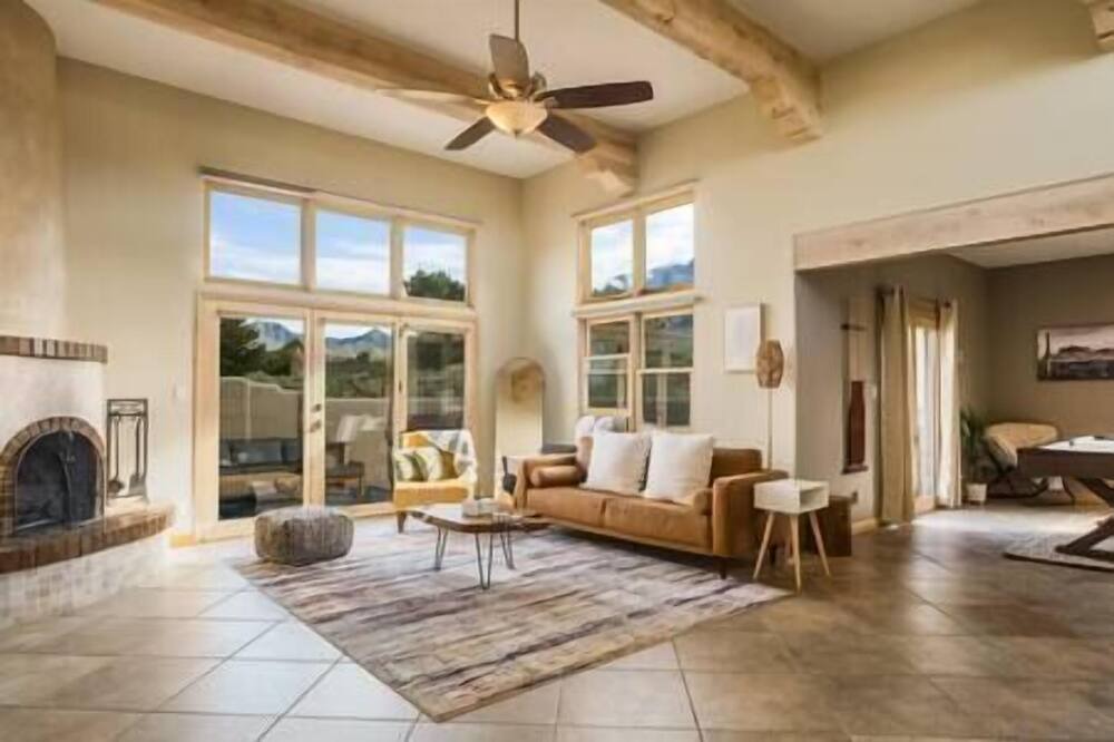 Photo of Livingroom in Sandia Heights South