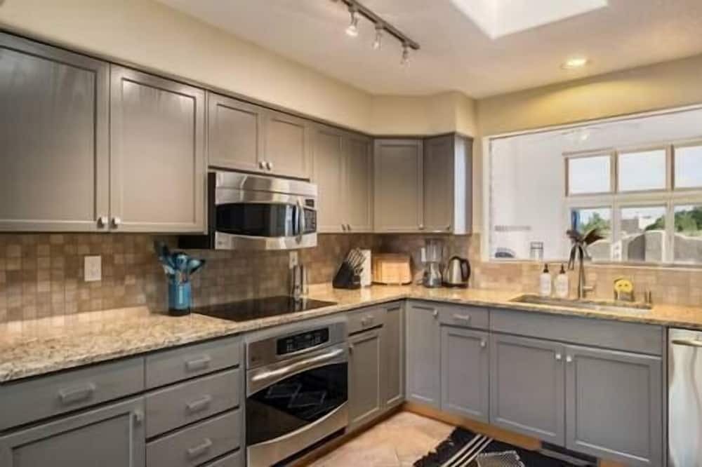 Photo of Kitchen in Sandia Heights South