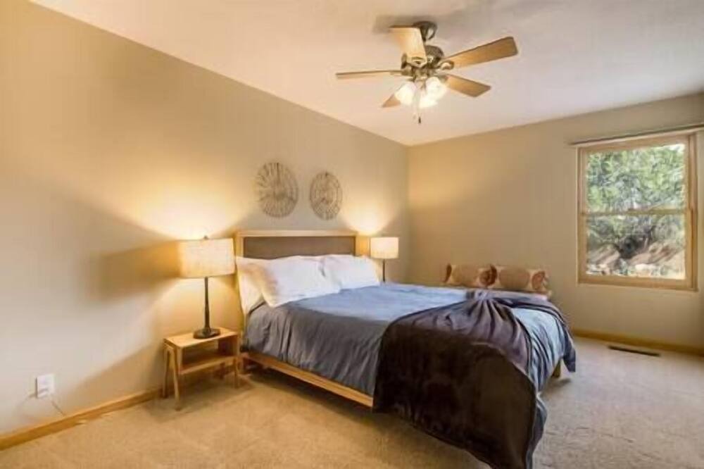 Photo of Bedroom in Sandia Heights South