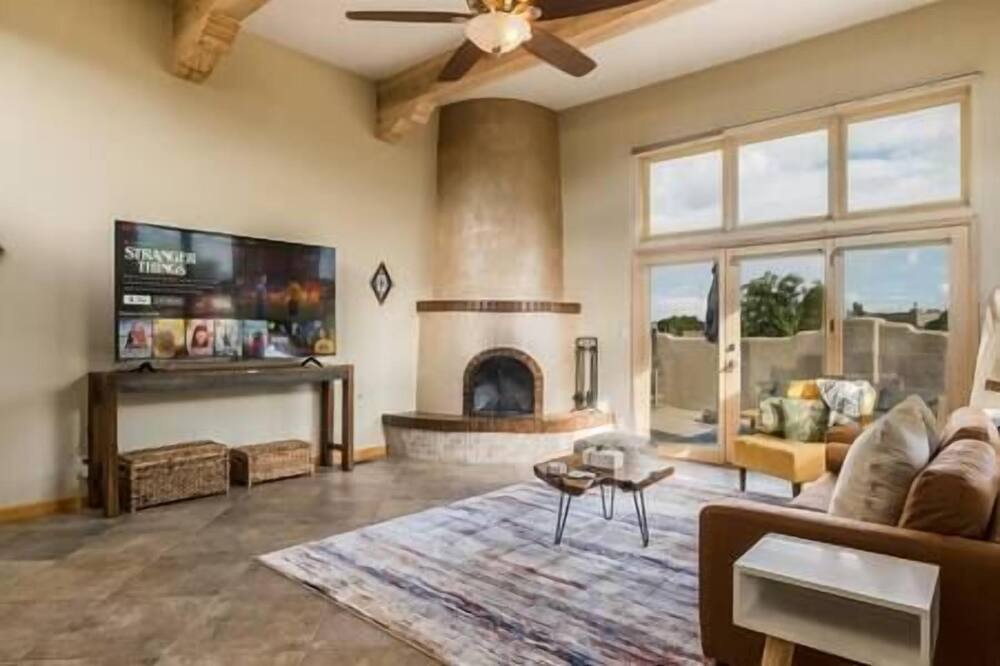 Photo of Livingroom in Sandia Heights South