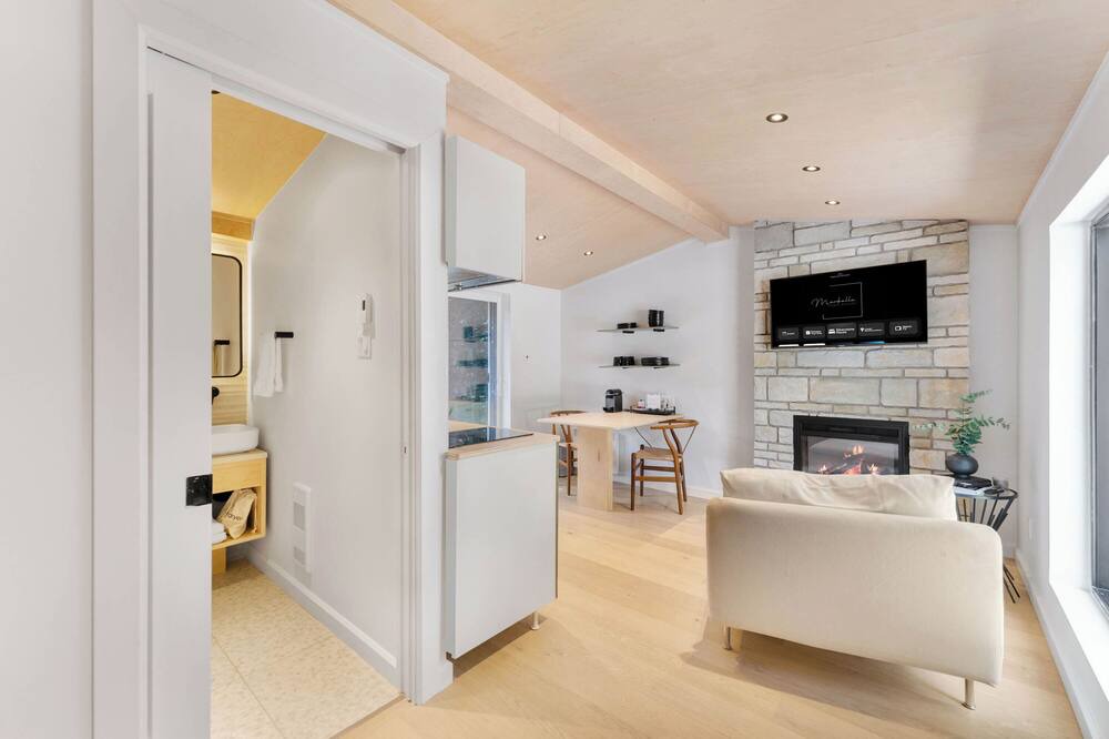 Photo of Livingroom in Amherst