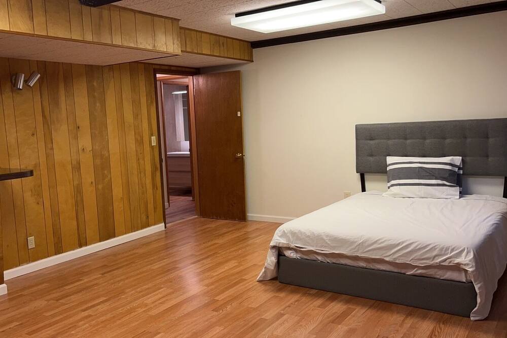 Photo of Bedroom in Lake Hills