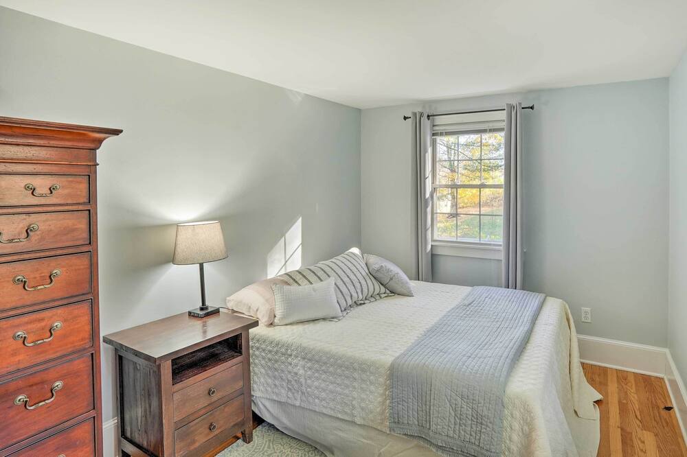 Photo of Bedroom in Lenox