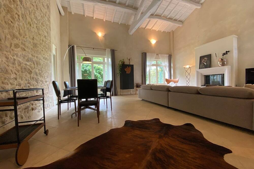 Photo of Others in Saint-Michel-de-Lanes