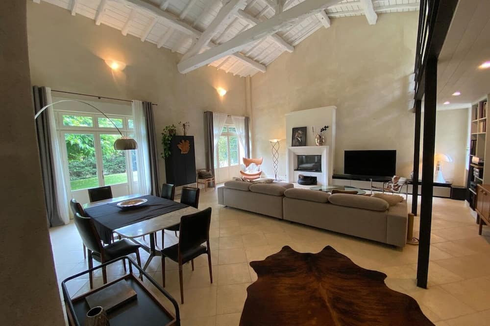 Photo of Others in Saint-Michel-de-Lanes