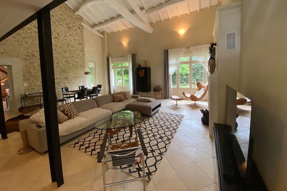 Photo of Others in Saint-Michel-de-Lanes