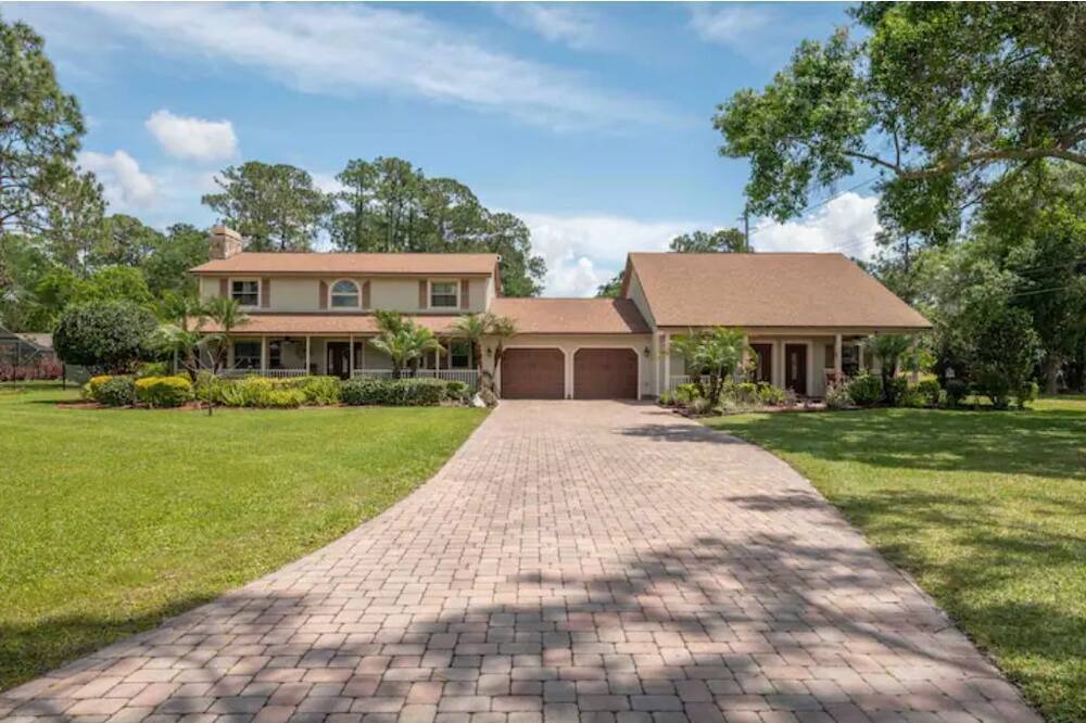 Photo of Outdoor in Westchase