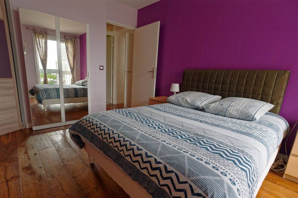 Photo of Bedroom in Puteaux