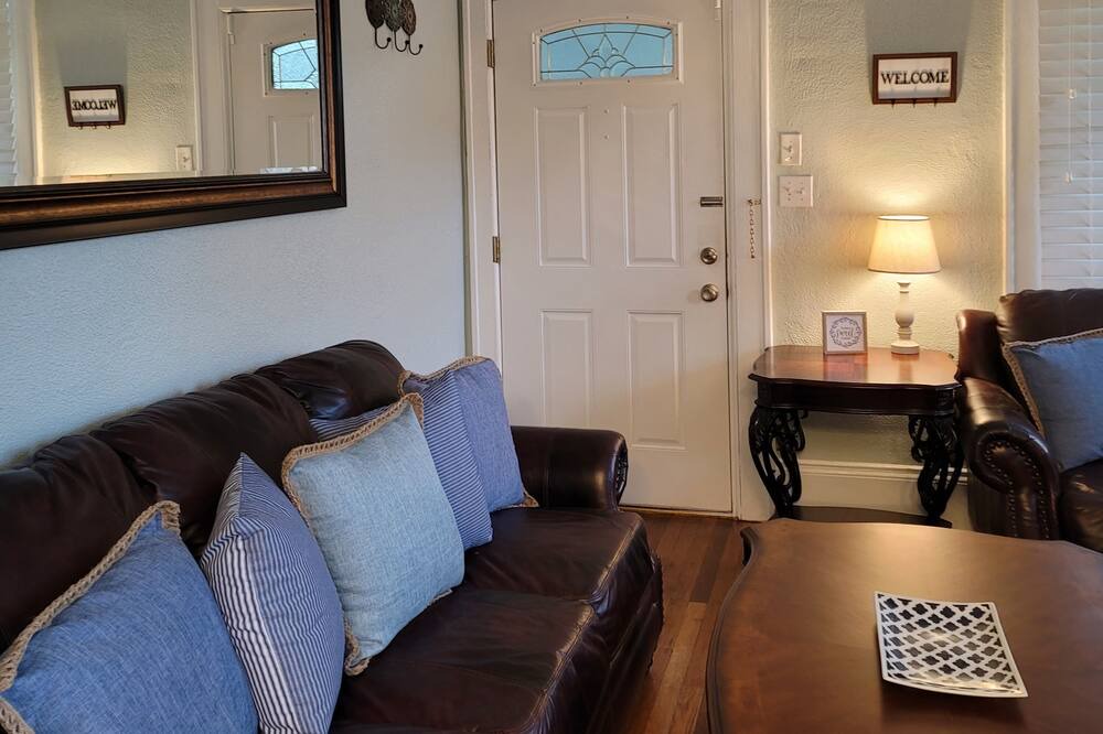 Photo of Others in Murray Hill