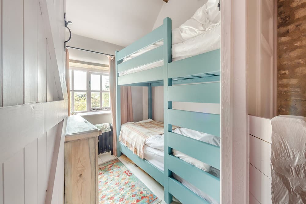 Photo of Bedroom in Shipton under Wychwood