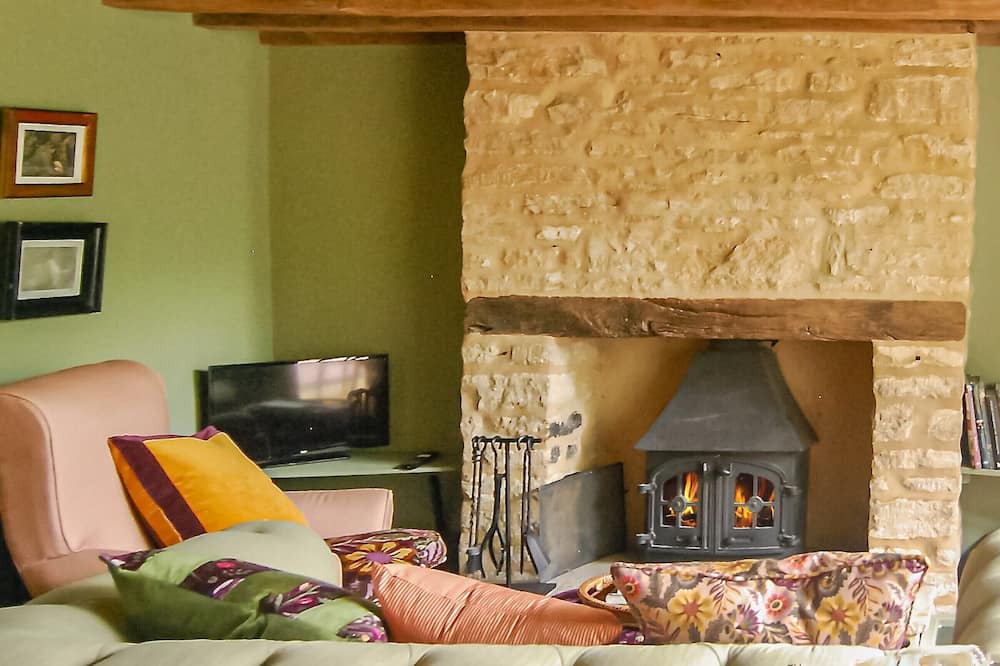 Photo of Livingroom in Shipton under Wychwood