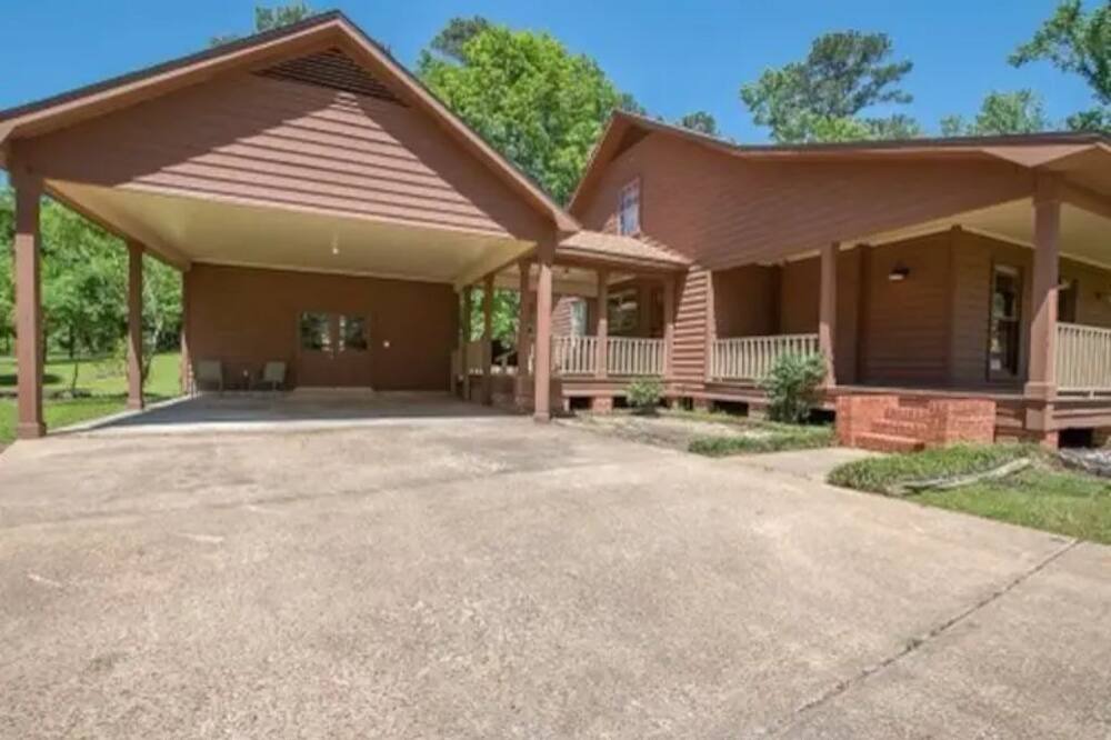 Photo of Outdoor in Pineville