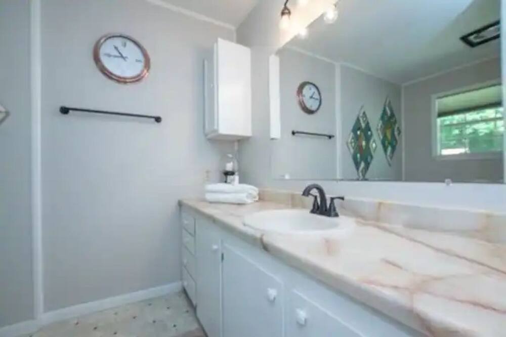Photo of Bathroom in Pineville