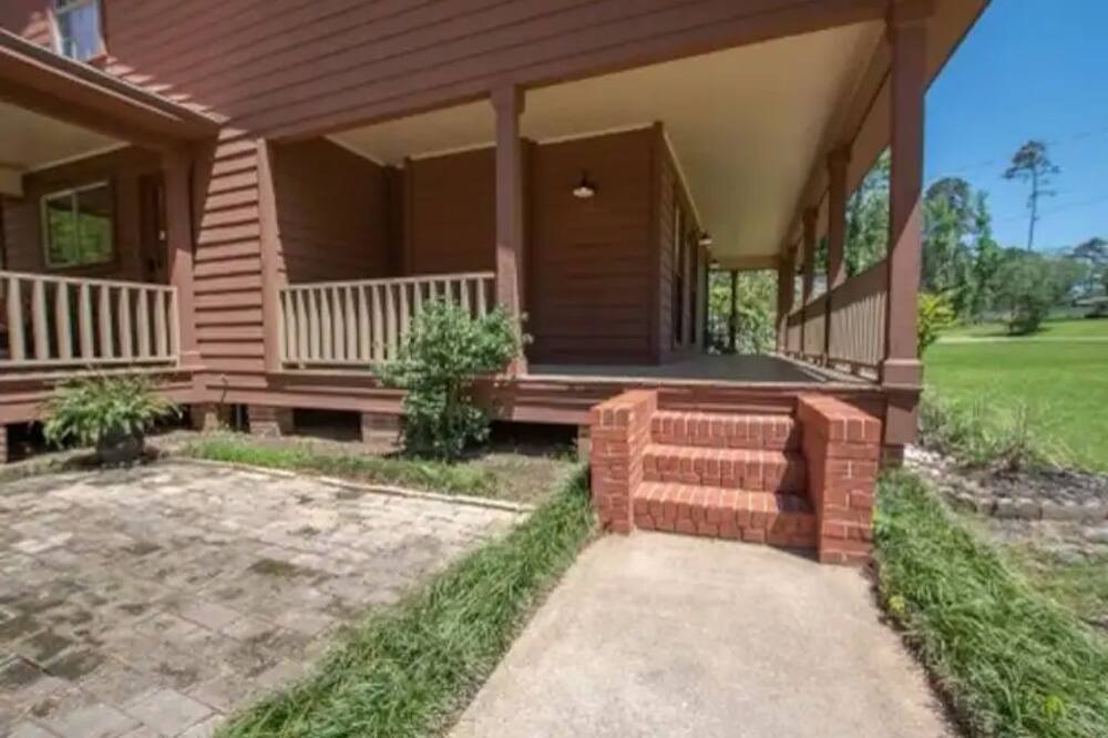 Photo of Outdoor in Pineville