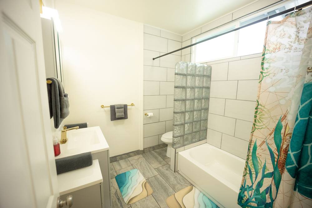 Photo of Bathroom in Paukaa