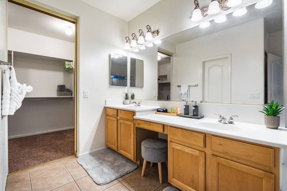 Photo of Bathroom in Canyon Trails