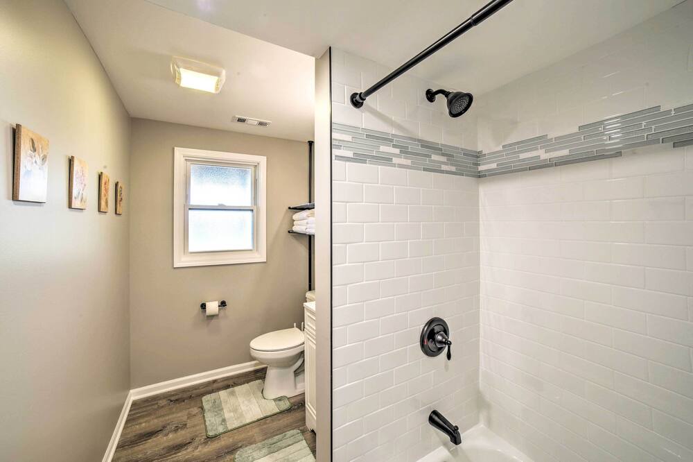 Photo of Bathroom in Dyer
