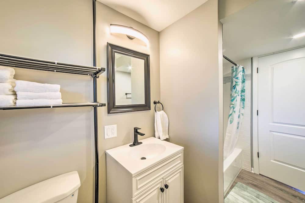Photo of Bathroom in Dyer