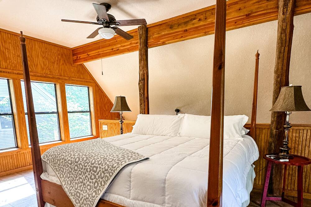 Photo of Bedroom in Russellville